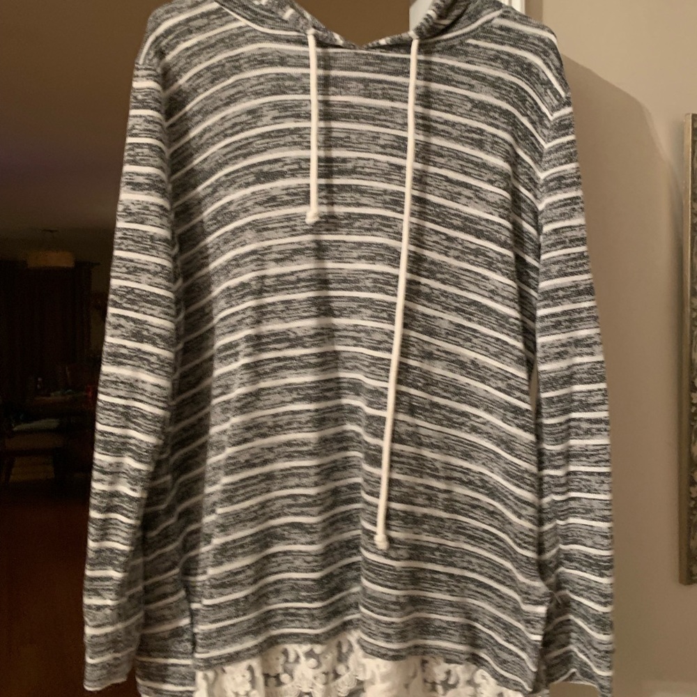 Like new hoodie with lace bottom.